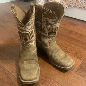 Ariat youth cowboy boots size 12